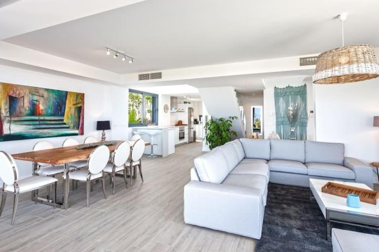 La Solera, Villa *