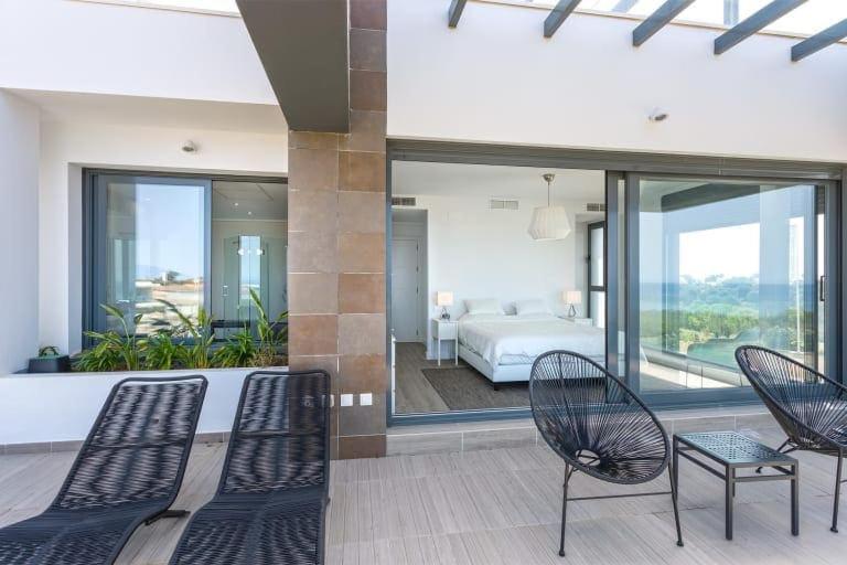 Villa La Solera, *